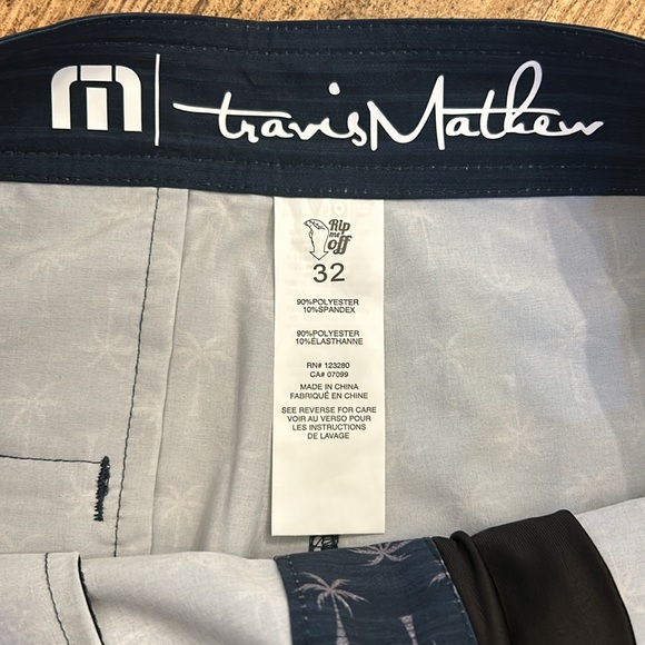 NWT Travis Mathew Boardshorts Size 32 - Picture 3 of 5